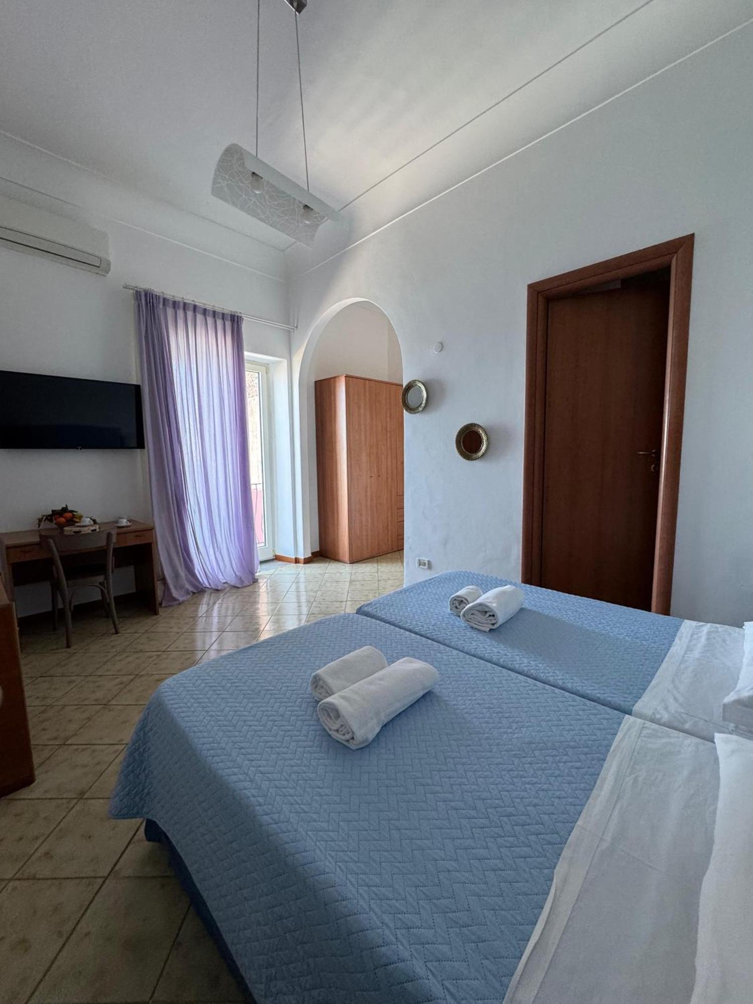 Hotel Belvedere E Tre Re กาปรี ภายนอก รูปภาพ