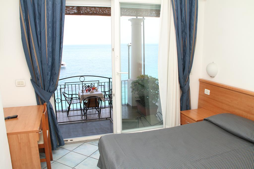 Hotel Belvedere E Tre Re กาปรี ภายนอก รูปภาพ